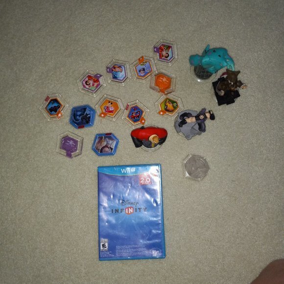 Disney Infinity 2.0 Starter Bundle (Stand not included) - Picture 1 of 2